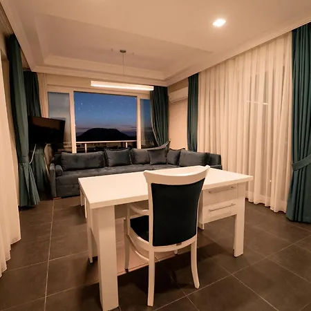 Fortuna , 5 Bedroom, Large Swimming Pool, Modern Design Villa