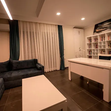 Fortuna , 5 Bedroom, Large Swimming Pool, Modern Design * אולודניץ